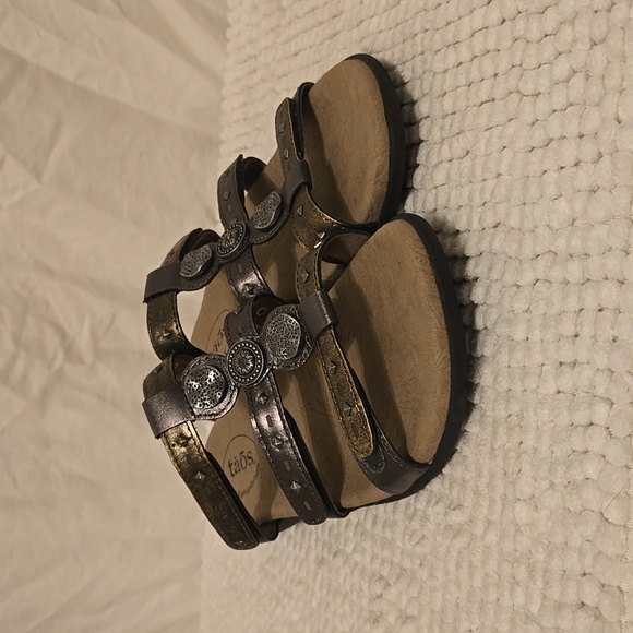 Taos Comfort Sandal Womens 7 Bronze Metallic Slide Hook & Loop - Picture 1 of 7